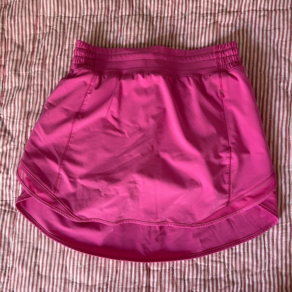 Lululemon Hotty Hot skort in Sonic Pink